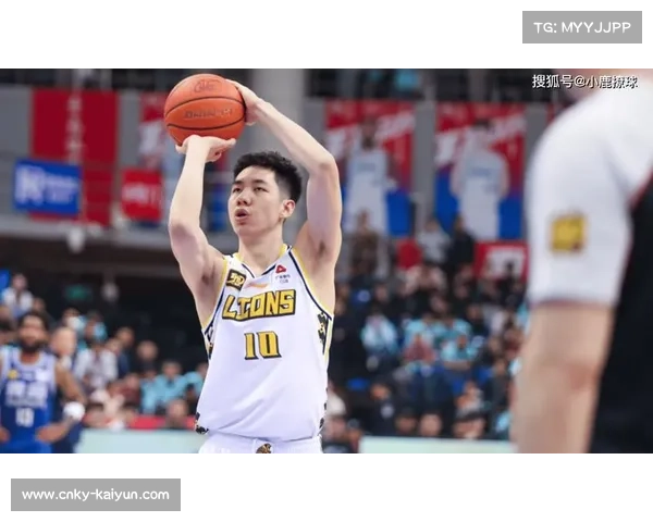 广厦铁闸朱俊龙：攻防一体，成锋线核心